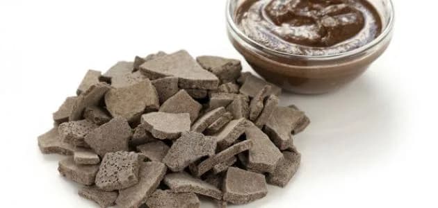 Ghassoul marocain : bienfaits incontournables pour peau et cheveux en 2024
